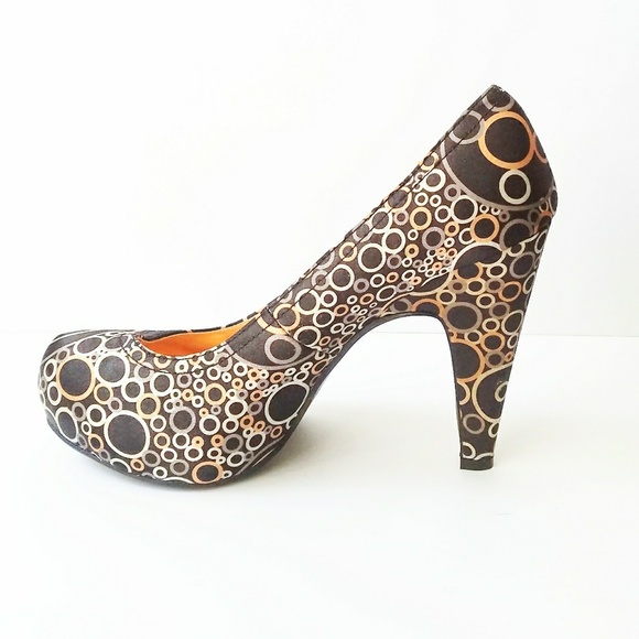 Satin Multi Colored Circle Print Heel - Picture 3 of 5
